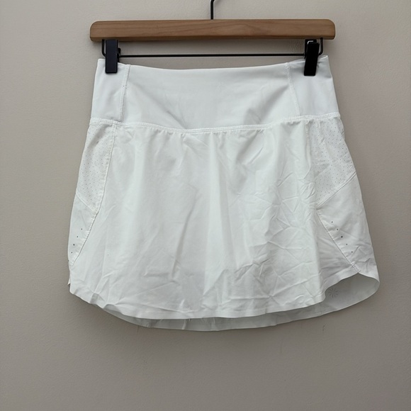 Athleta Run With It 14” Skort Active Bright White Size XS - Picture 3 of 15